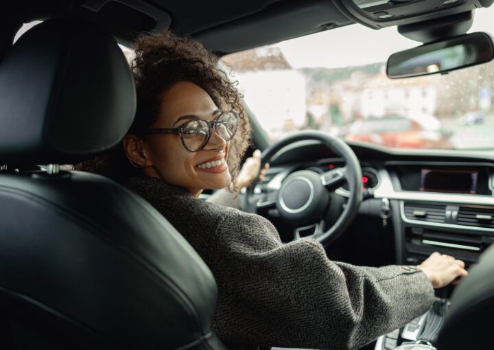 Femme au volant code